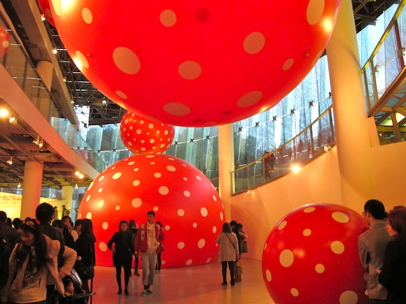 yayoi-kusama-MOCA-shanghai